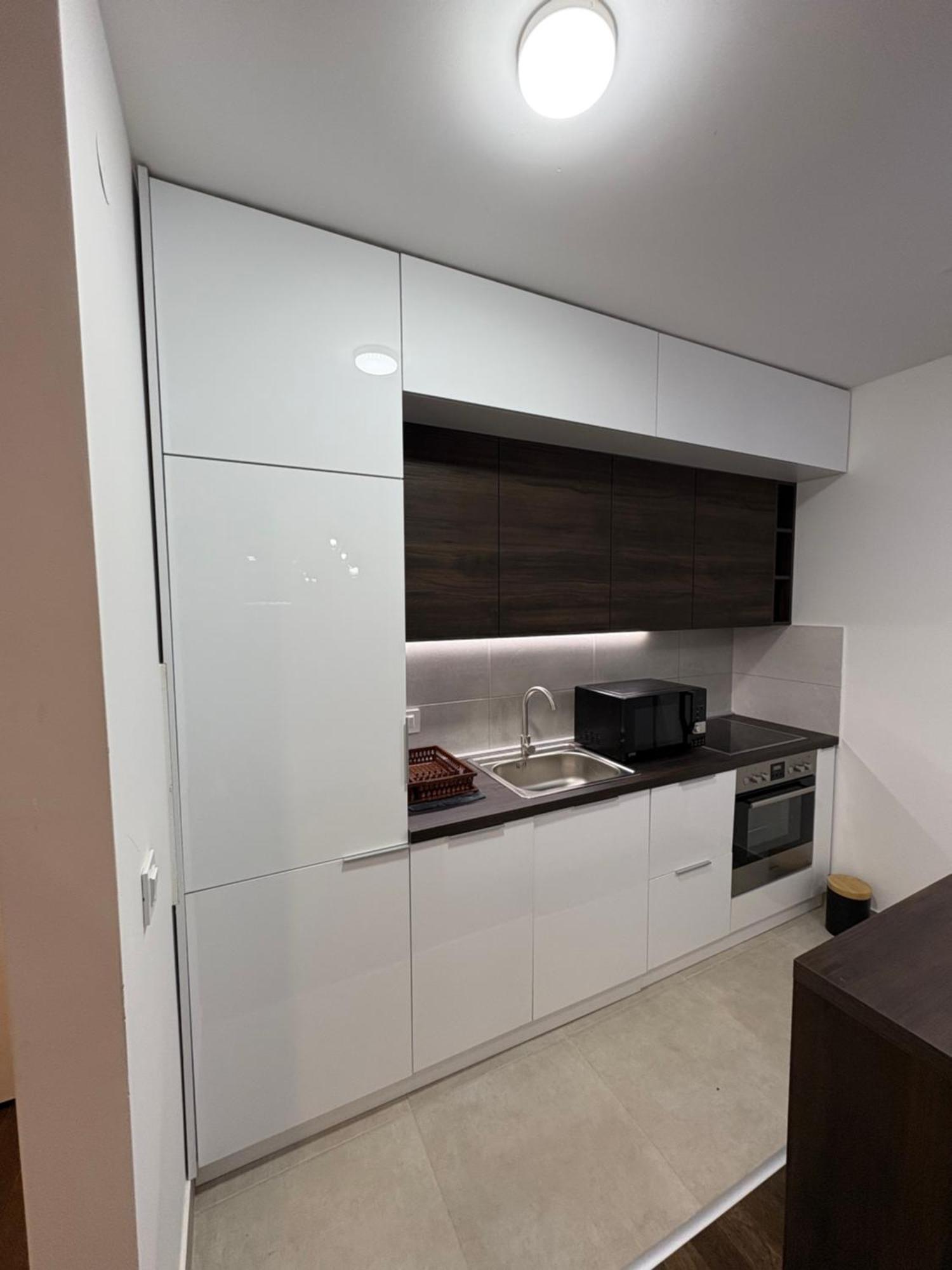 I&i Tesla Ii Apartment