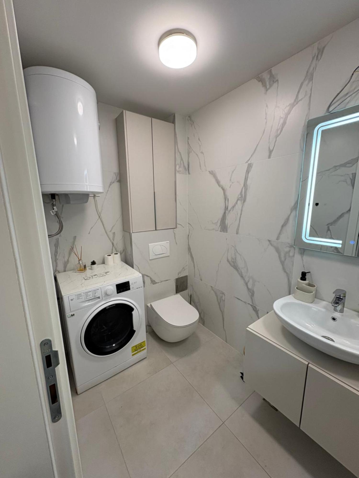 Apartment I&i Tesla Ii